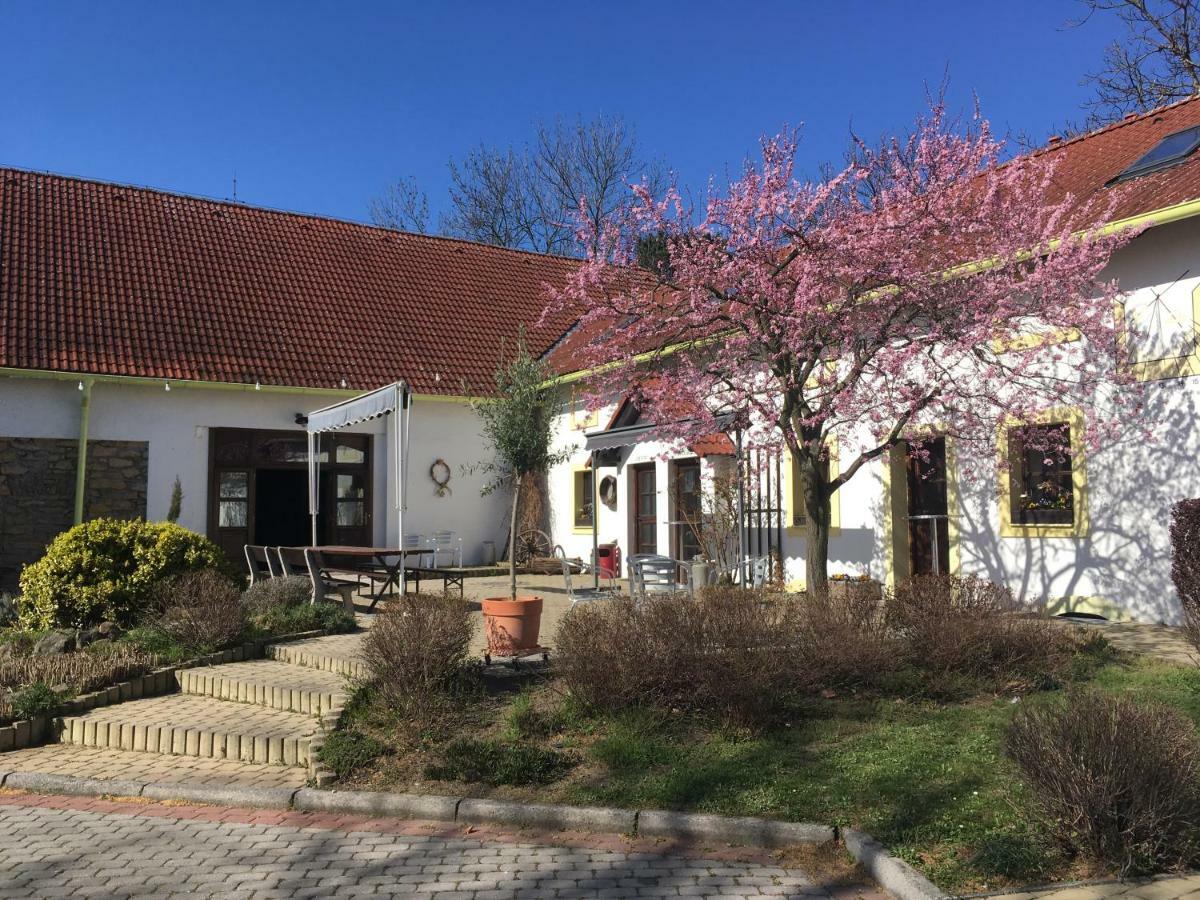 捷克克鲁姆斯特特克酒店 3*